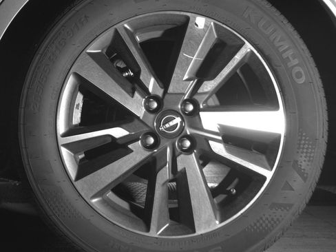 Used 2025 Nissan Versa SV image 14