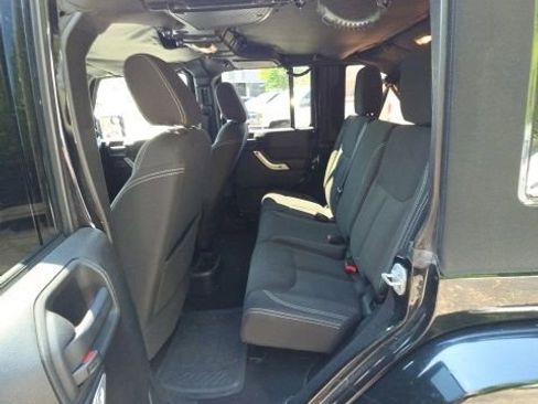 Used 2015 Jeep Wrangler Unlimited Sahara w/ Max Tow Package AWD/4WD image 27