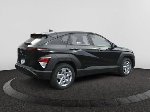 Used 2026 Hyundai Kona SE image 7