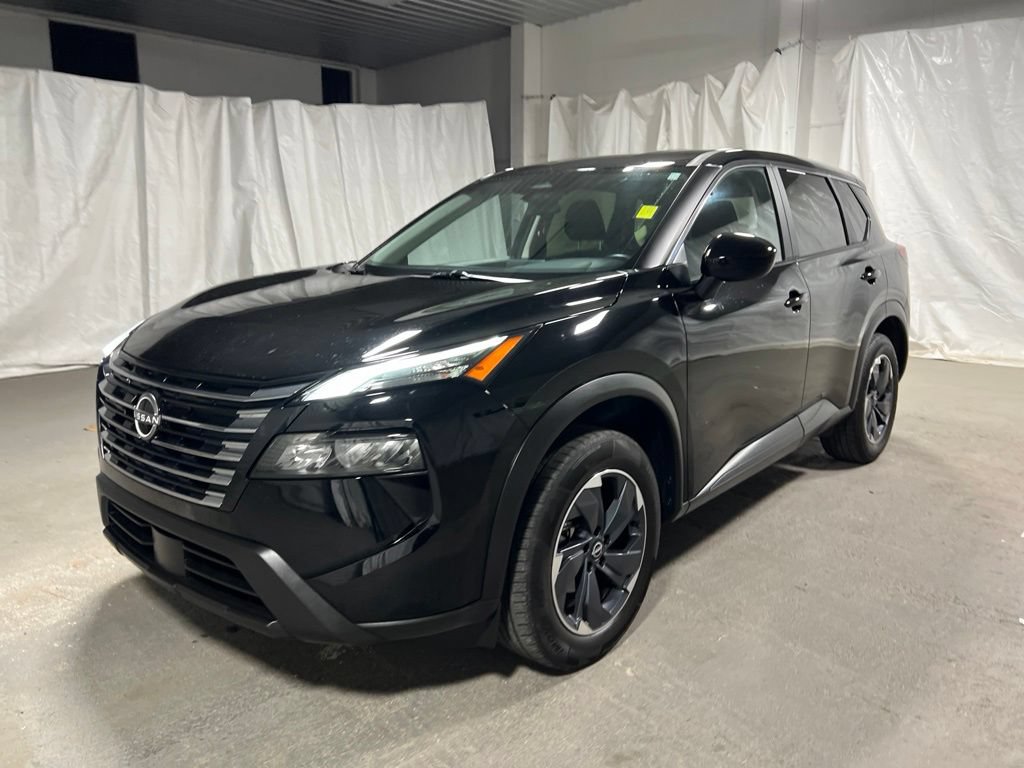 Used 2025 Nissan Rogue SV FWD image 3
