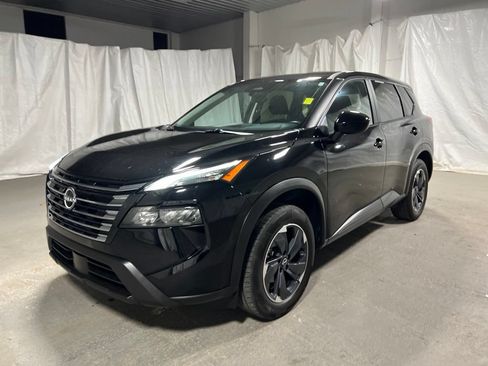 Used 2025 Nissan Rogue SV FWD image 3