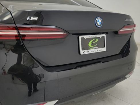 Used 2024 BMW i5 eDrive40i w/ M Sport Package RWD image 42