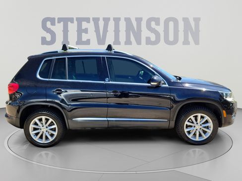 Used 2017 Volkswagen Tiguan Wolfsburg Edition AWD/4WD image 6