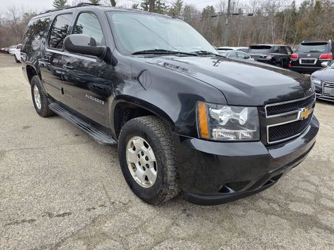Used 2012 Chevrolet Suburban LT w/ Luxury Package AWD/4WD image 7