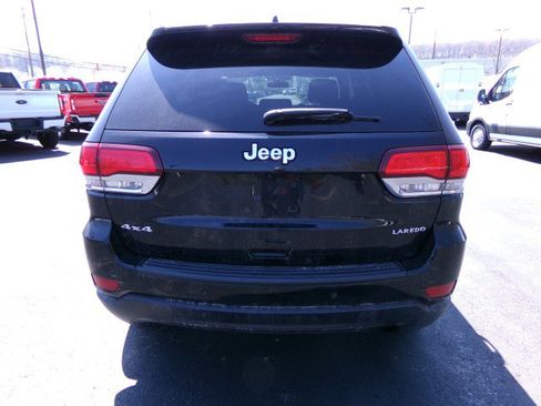 Used 2021 Jeep Grand Cherokee Laredo image 9