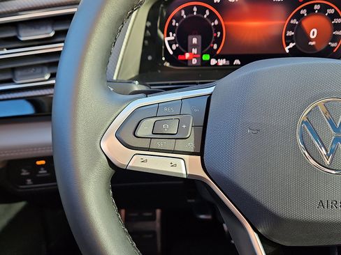 New 2026 Volkswagen Atlas Peak Edition image 18