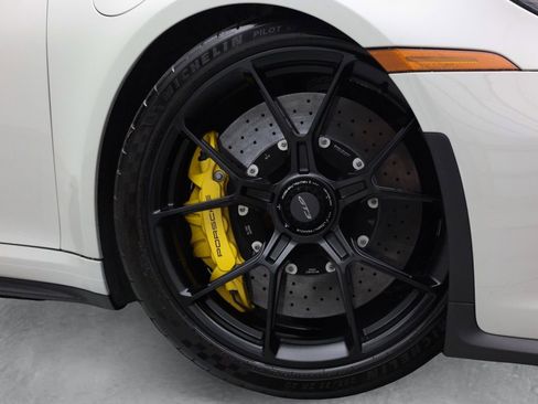 Used 2022 Porsche 911 GT3 RWD image 31