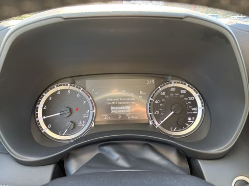 Certified 2024 Toyota Highlander LE image 12