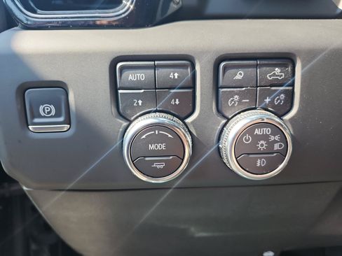Used 2025 GMC Sierra 2500 AT4 w/ AT4 Premium Plus Package AWD/4WD image 20
