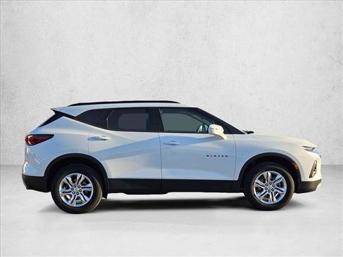 Used 2022 Chevrolet Blazer LT FWD image 4