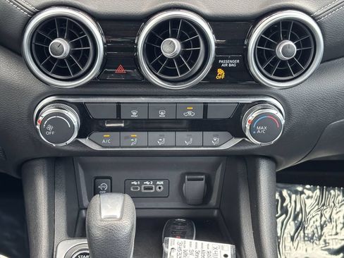 Used 2024 Nissan Sentra SV FWD image 19