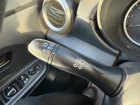 Used 2021 Nissan Versa S image 22