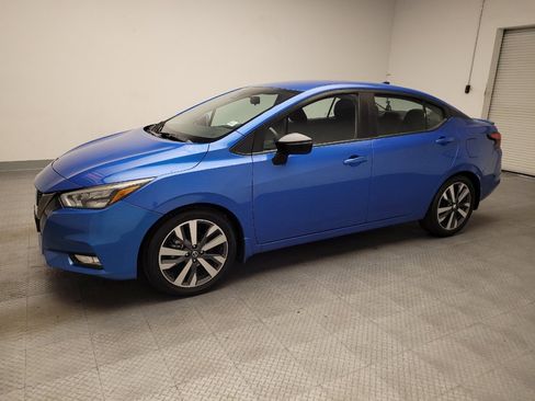 Used 2020 Nissan Versa SR FWD image 2