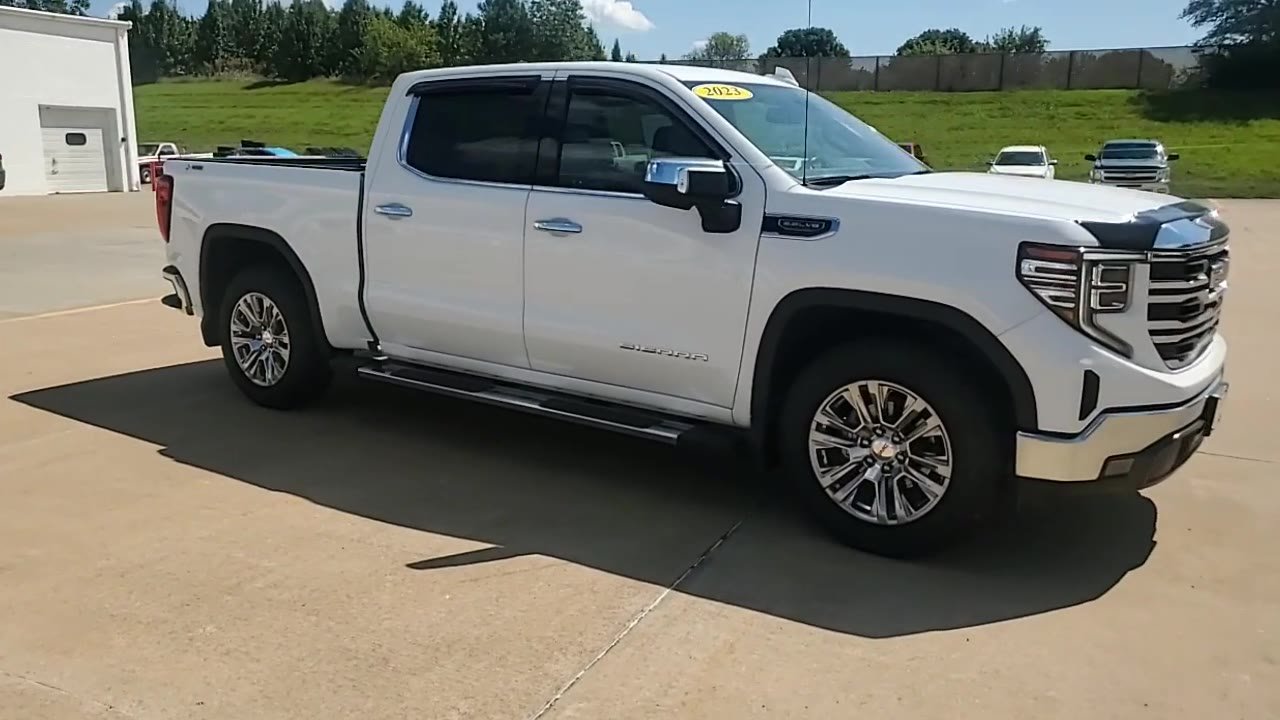 Used 2023 GMC Sierra 1500 SLT w/ SLT Premium Package AWD/4WD image 2