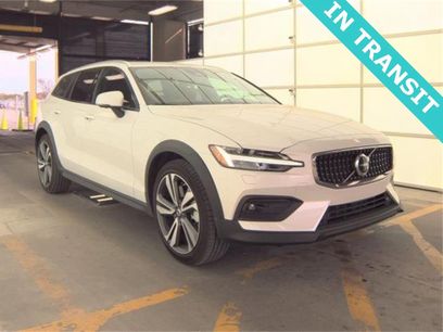 Used 2025 Volvo V60 B5 Cross Country Plus