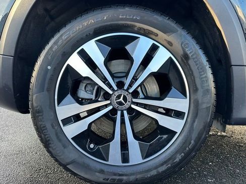 Used 2025 Mercedes-Benz GLB 250 4MATIC image 11