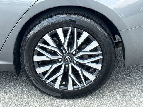 Used 2025 Nissan Altima 2.5 SV FWD image 19