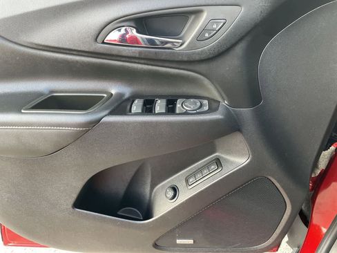 Used 2023 Chevrolet Equinox Premier image 35