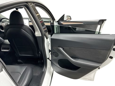 Certified 2023 Tesla Model Y Long Range AWD/4WD image 12