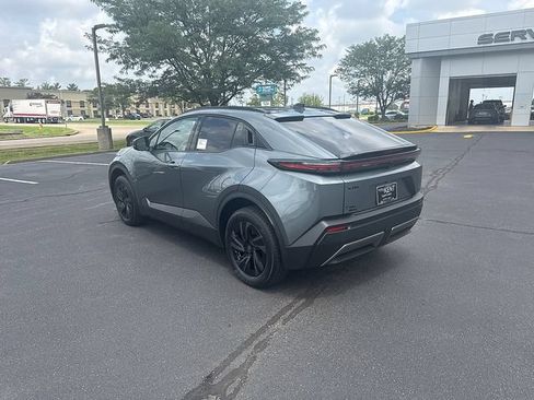 New 2026 Toyota C-HR AWD/4WD image 4