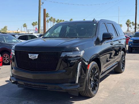 Used 2023 Cadillac Escalade Sport Platinum w/ LPO, ONYX Package AWD/4WD image 2