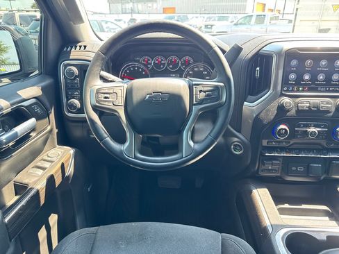 Used 2021 Chevrolet Silverado 1500 LT Trail Boss w/ Convenience Package II AWD/4WD image 13