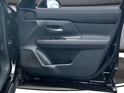 Certified 2025 Nissan Kicks SR AWD/4WD image 26