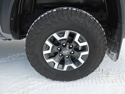 Used 2021 Toyota Tacoma TRD Off-Road image 60