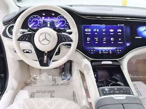 Used 2022 Mercedes-Benz EQS 580 580 image 15