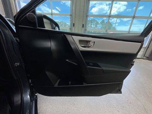 Used 2019 Toyota Corolla LE FWD image 27