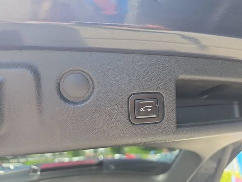 Used 2019 Chevrolet Equinox LT AWD/4WD image 15