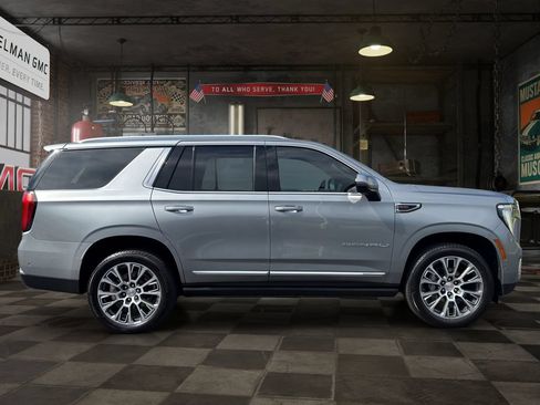 Used 2026 GMC Yukon Denali w/ Sun & Power Step Package AWD/4WD image 4