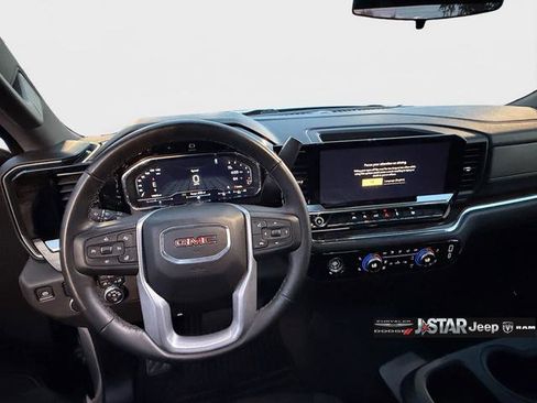 Used 2024 GMC Sierra 1500 Elevation image 10