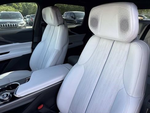 Certified 2024 Cadillac Lyriq Luxury AWD/4WD image 17