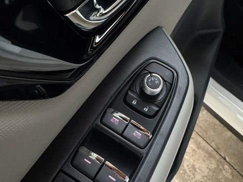 Used 2025 Subaru Forester Limited image 20