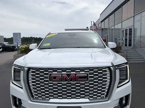 Used 2023 GMC Yukon Denali w/ LPO, Floor Liner Package AWD/4WD image 2