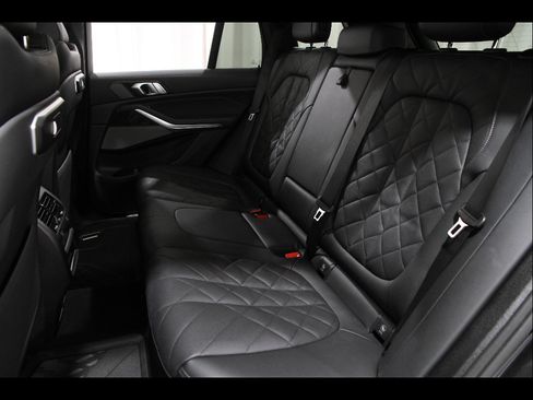 Used 2025 BMW X5 xDrive40i w/ M Sport Package AWD/4WD image 19
