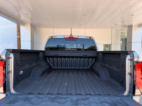 Used 2023 Chevrolet Colorado LT w/ LT Convenience Package II RWD image 7