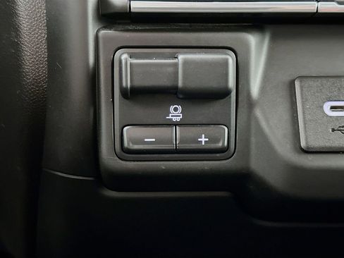 Used 2023 Chevrolet Silverado 2500 Custom w/ Custom Value Package image 34