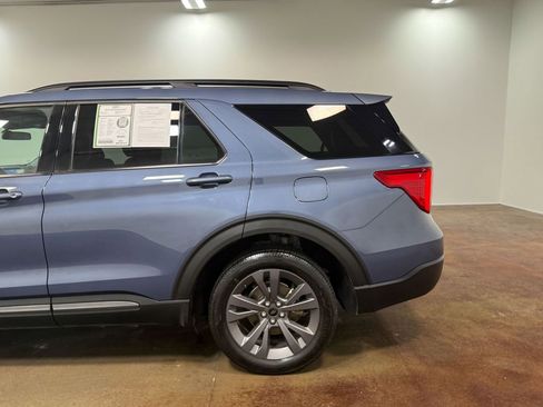 Used 2021 Ford Explorer XLT w/ Equipment Group 202A AWD/4WD image 36