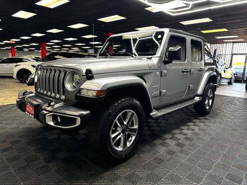 Used 2019 Jeep Wrangler Unlimited Sahara w/ Safety Group AWD/4WD image 7