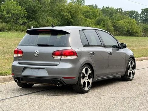 Used 2011 Volkswagen Golf 4-Door FWD image 9