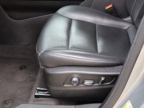 Used 2025 Cadillac XT4 Premium Luxury FWD image 14
