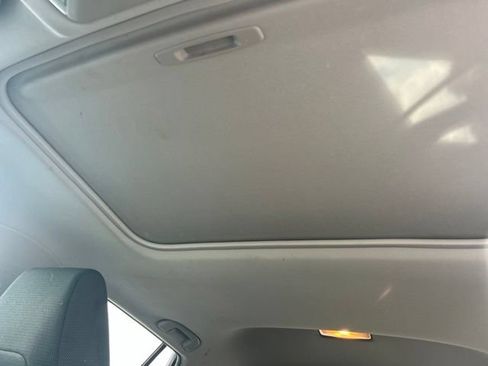 Used 2021 Toyota RAV4 XLE w/ Convenience Package AWD/4WD image 7