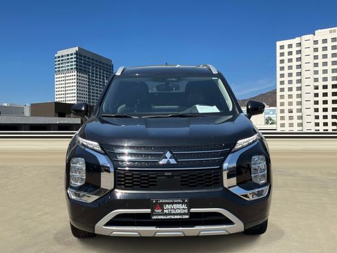 Used 2024 Mitsubishi Outlander 4WD Plug-In Hybrid image 2