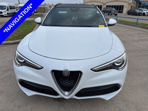 Used 2022 Alfa Romeo Stelvio Ti image 2