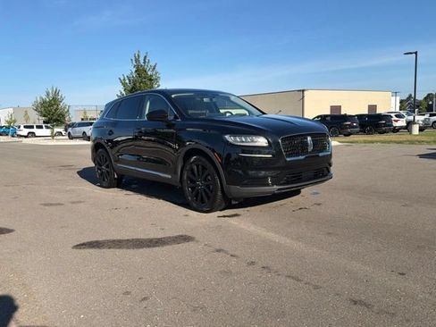 Used 2023 Lincoln Nautilus Reserve w/ Monochromatic Package AWD/4WD image 7