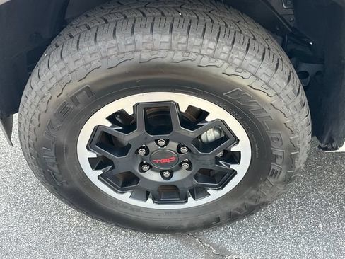 Used 2025 Toyota 4Runner TRD Off-Road Premium AWD/4WD image 9