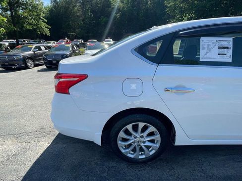 Used 2019 Nissan Sentra SV FWD image 8