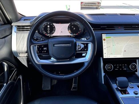 Used 2023 Land Rover Range Rover Long Wheelbase Autobiography image 4